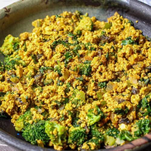 Scrambled seasoned tofu with sautéed vegetables.